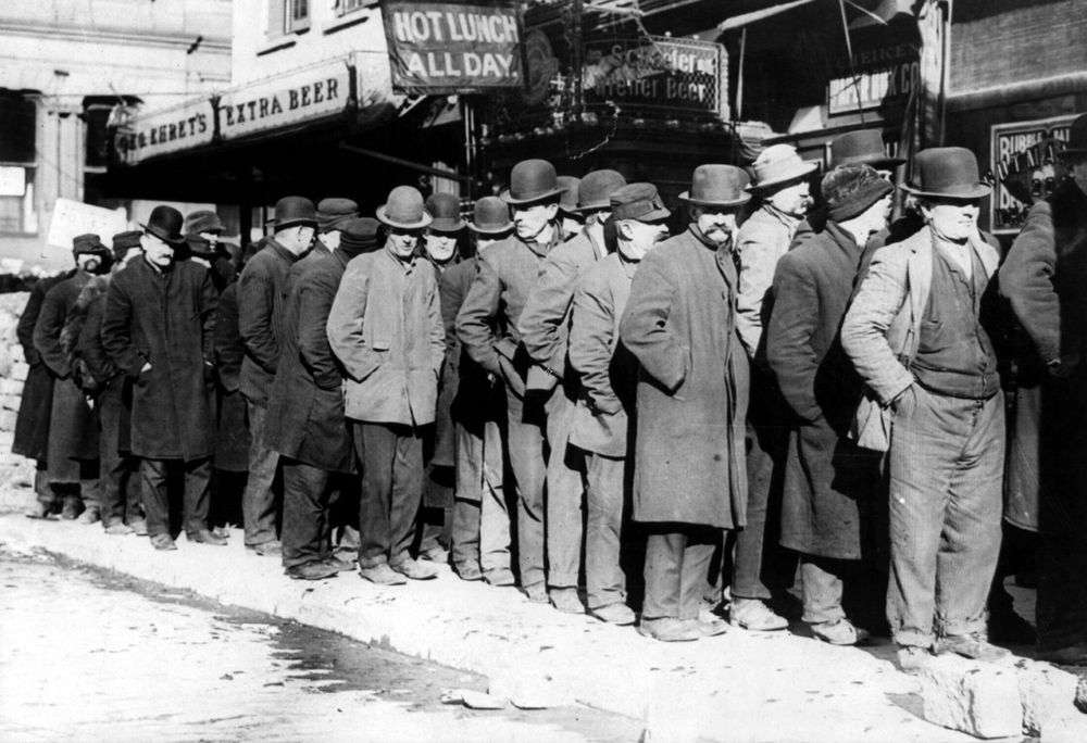 Bowery men waiting for bread in bread line , New York City, Bain Collection